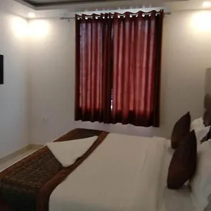 ** Hotel Broadway India