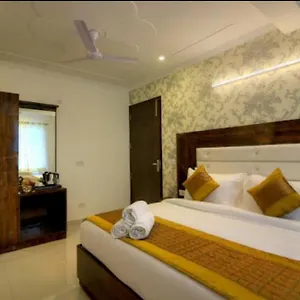 3* Hotel Ark Avalon- Delhi International Airport