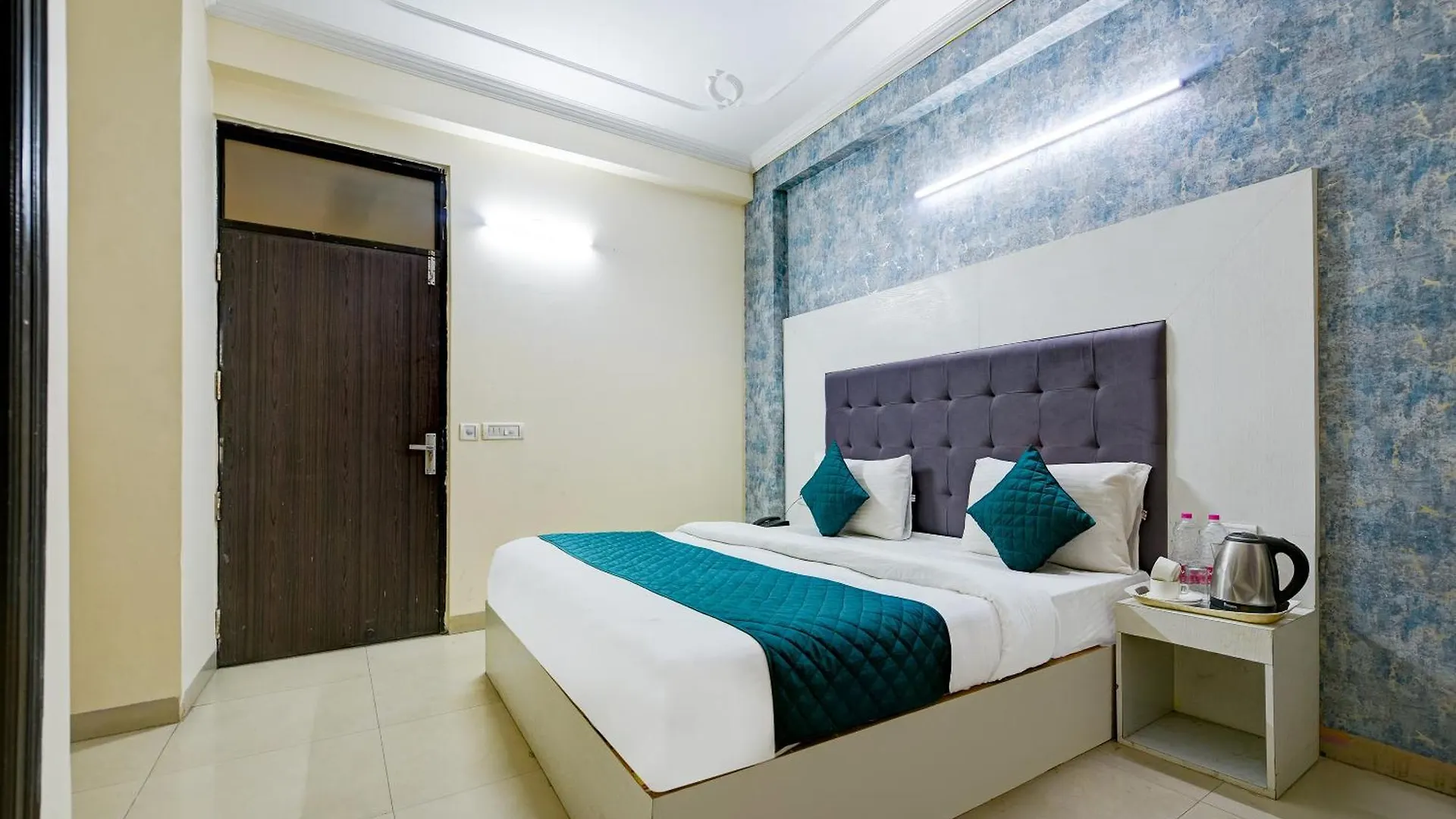 Hotel Mayank Plaza-Near Igi Airport Terminal-3 New Delhi